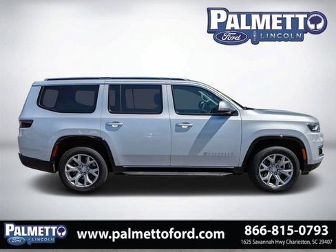 Used 2022 Jeep Wagoneer Series II RWD image 2