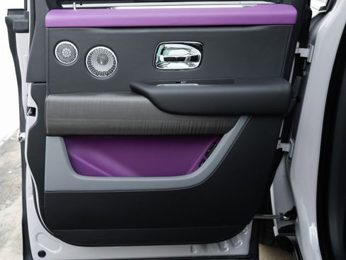 Used 2024 Rolls-Royce Cullinan image 32