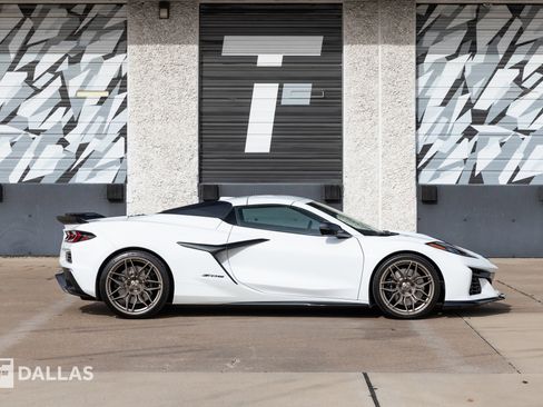 Used 2023 Chevrolet Corvette Z06 image 19