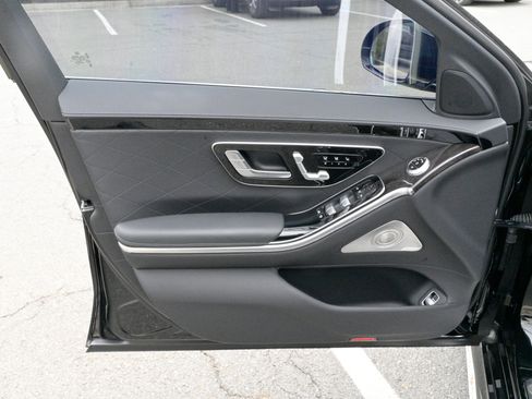 Used 2021 Mercedes-Benz S 500 4MATIC image 19