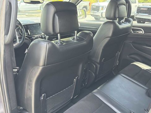 Used 2020 Jeep Grand Cherokee Altitude AWD/4WD image 18