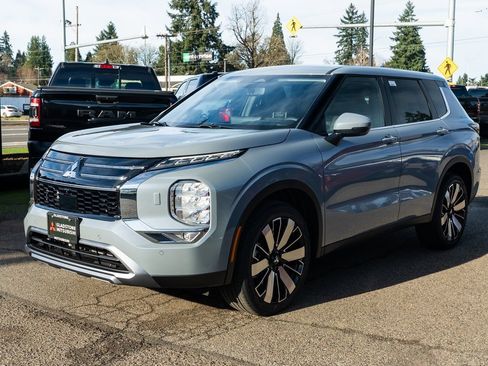 New 2026 Mitsubishi Outlander Trail Edition image 3