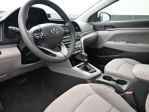 Used 2020 Hyundai Elantra SEL FWD image 10