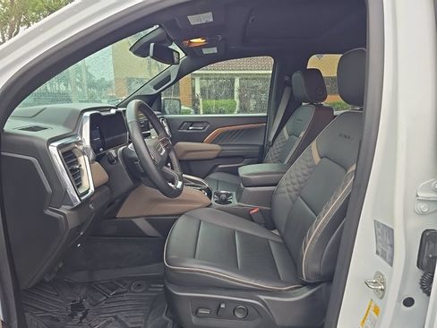 Used 2023 GMC Canyon Denali AWD/4WD image 5