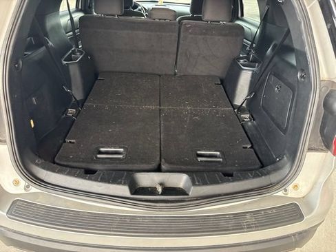 Used 2018 Ford Explorer XLT FWD image 12