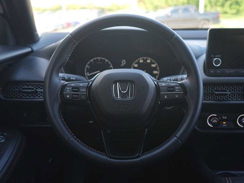 Used 2025 Honda HR-V Sport image 16