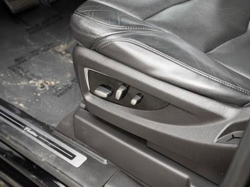 Used 2017 Cadillac Escalade ESV Premium Luxury image 51