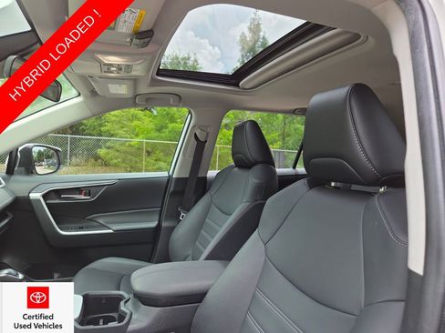 Used 2022 Toyota RAV4 XLE Premium AWD/4WD image 24