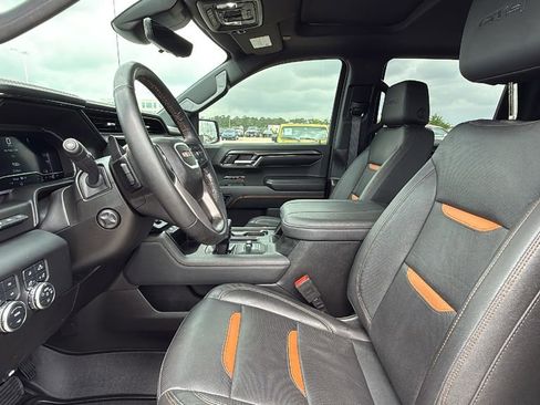 Used 2024 GMC Sierra 1500 AT4 w/ Technology Package AWD/4WD image 10