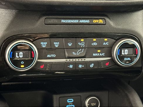 Used 2021 Ford Escape Titanium image 19