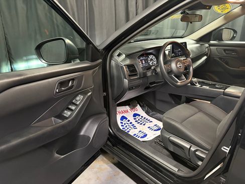 Used 2024 Nissan Rogue S AWD/4WD image 21