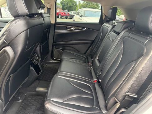 Used 2023 Lincoln Nautilus AWD image 28