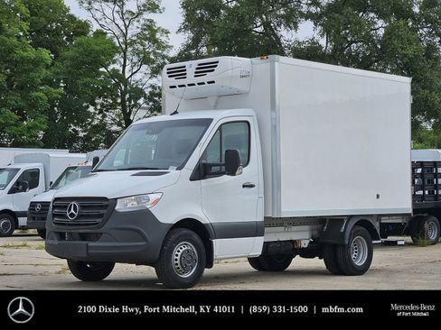 Used 2023 Mercedes-Benz Sprinter 3500 image 1