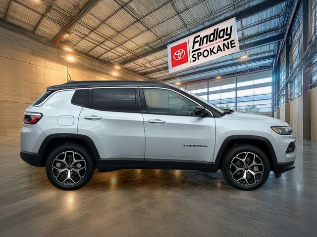 Used 2025 Jeep Compass Limited AWD/4WD image 4