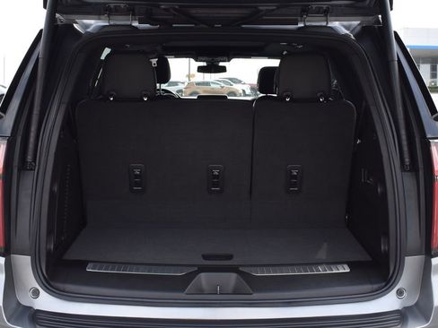 Used 2022 Chevrolet Tahoe Z71 w/ Luxury Package image 6