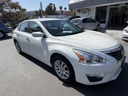 Used 2014 Nissan Altima 2.5 S FWD image 9