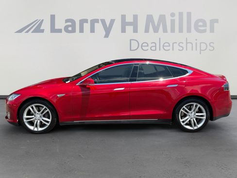 Used 2014 Tesla Model S RWD image 2