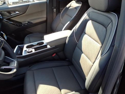 New 2026 Chevrolet Equinox LT w/ Convenience Package II image 18