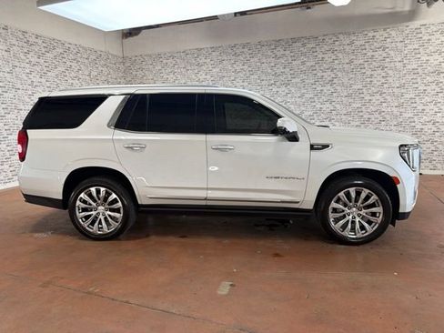 Used 2023 GMC Yukon Denali AWD/4WD image 8