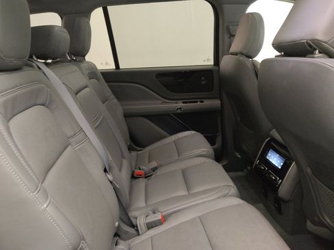 Used 2021 Lincoln Aviator Reserve w/ Equipment Group 201A image 19