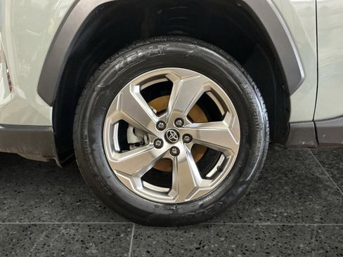 Certified 2021 Toyota RAV4 XLE Premium image 14