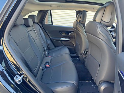 Used 2025 Mercedes-Benz GLC 350e 4MATIC image 44