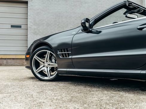 Used 2011 Mercedes-Benz SL 550 image 29
