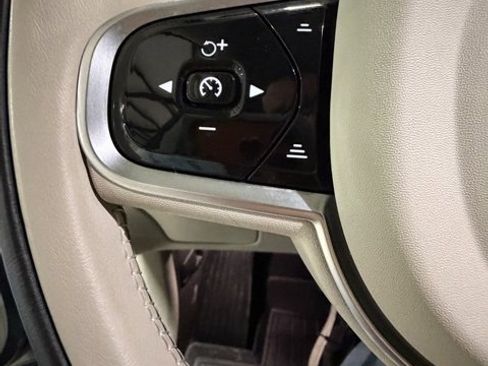 Used 2025 Volvo XC90 B6 Plus w/ Protection Package Premier image 14