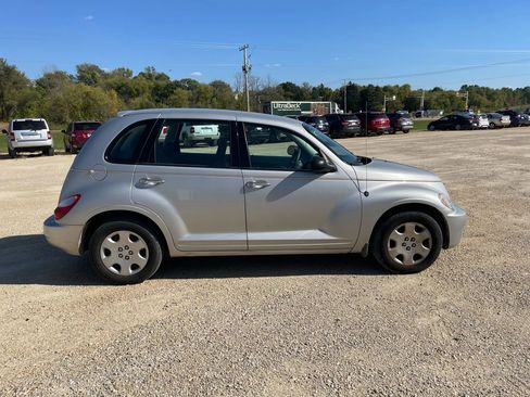Used 2007 Chrysler PT Cruiser Sport Wagon 4D image 6