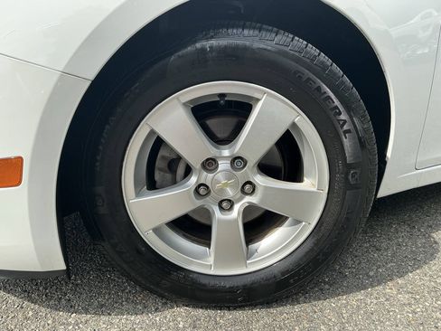 Used 2016 Chevrolet Cruze LT FWD image 10