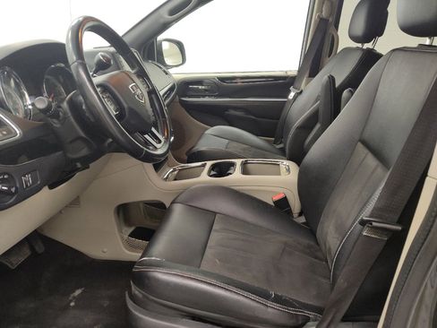 Used 2020 Dodge Grand Caravan SXT image 17