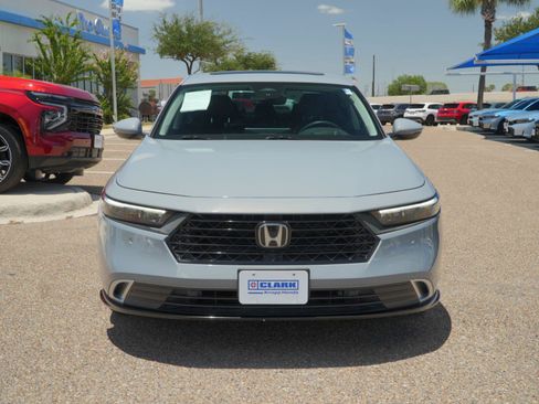 Used 2023 Honda Accord Touring image 2