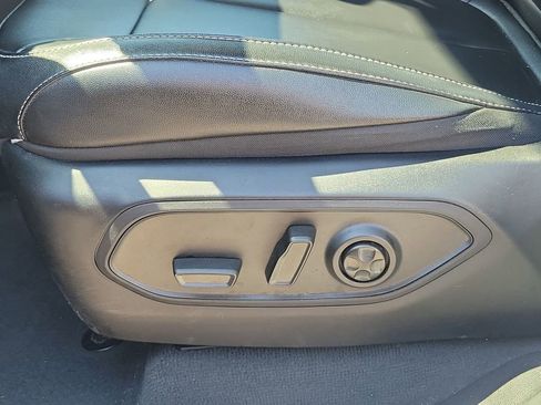 Used 2023 Jeep Grand Cherokee Limited image 24