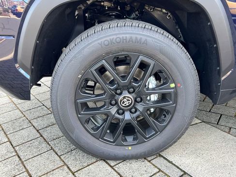 New 2026 Toyota Tundra Limited AWD/4WD image 18
