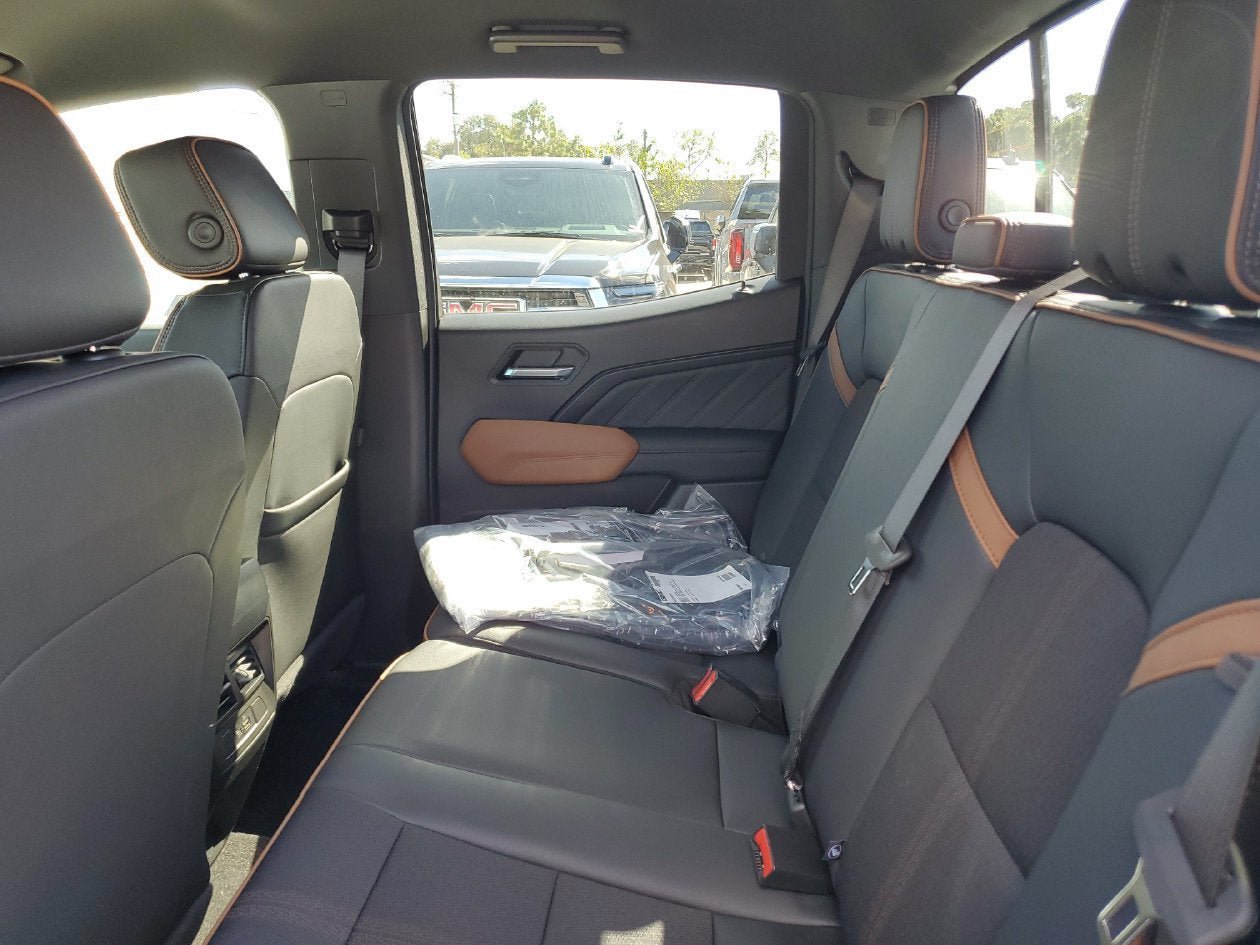 New 2026 GMC Canyon AT4 AWD/4WD image 11