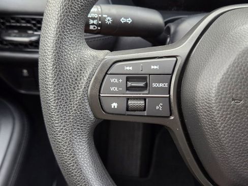 Used 2025 Honda HR-V LX image 32