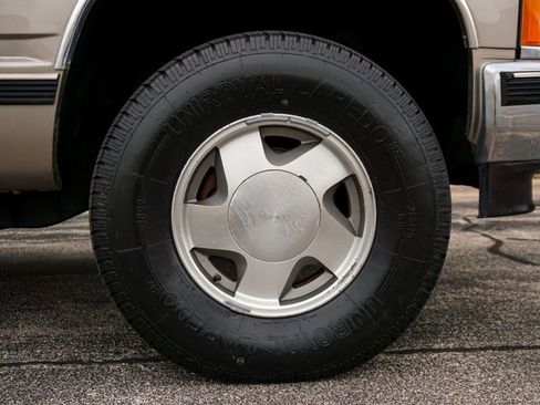 Used 1998 Chevrolet Silverado 1500 4x4 Extended Cab w/ Preferred Equipment Group 2 image 36