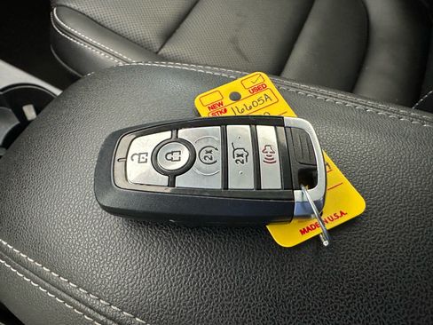 Used 2022 Ford Escape SEL FWD image 30