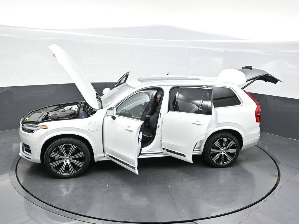 Used 2025 Volvo XC90 T8 Plus w/ Protection Package Premier AWD/4WD image 45