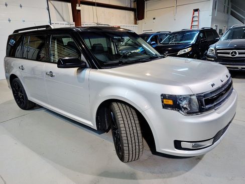 Used 2018 Ford Flex SEL w/ Equipment Group 202A FWD image 12