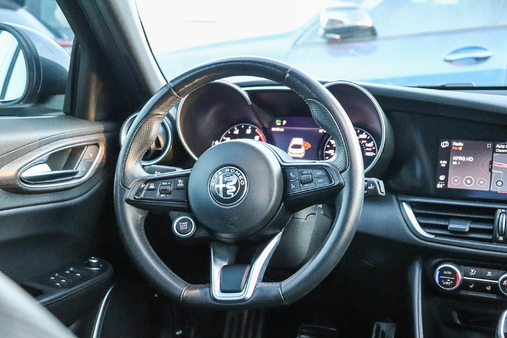 Used 2022 Alfa Romeo Giulia Ti RWD image 16