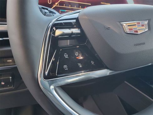 New 2026 Cadillac Escalade Luxury w/ LPO, Floor Liner Package image 17