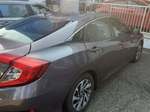 Used 2017 Honda Civic EX image 3