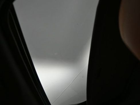 Used 2020 Toyota Avalon Limited image 18