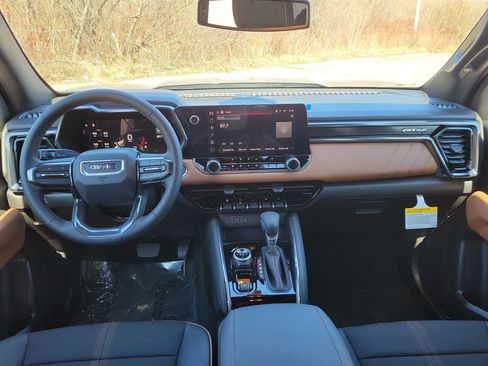 New 2026 GMC Canyon AT4 AWD/4WD image 3