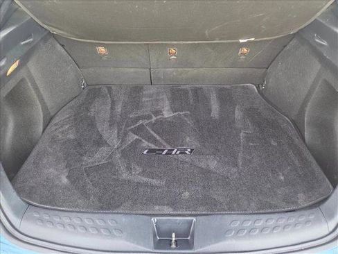 Used 2018 Toyota C-HR XLE image 6