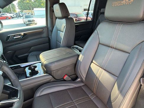 New 2026 Chevrolet Suburban High Country AWD/4WD image 5