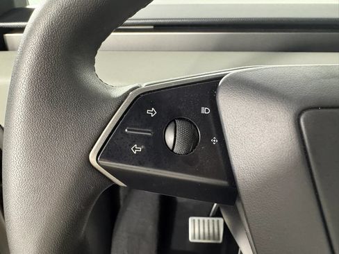Used 2024 Tesla Cybertruck AWD Crew Cab image 14