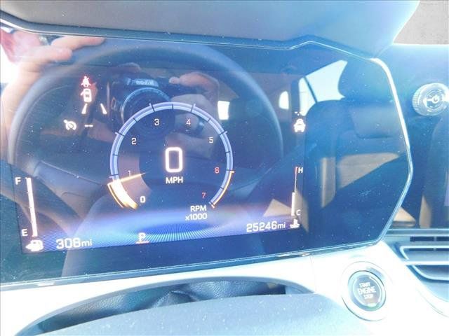 Used 2025 Chevrolet Trax LT FWD image 10