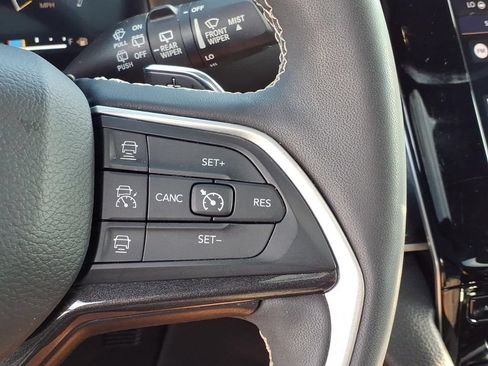 Certified 2023 Jeep Grand Cherokee Altitude AWD/4WD image 18